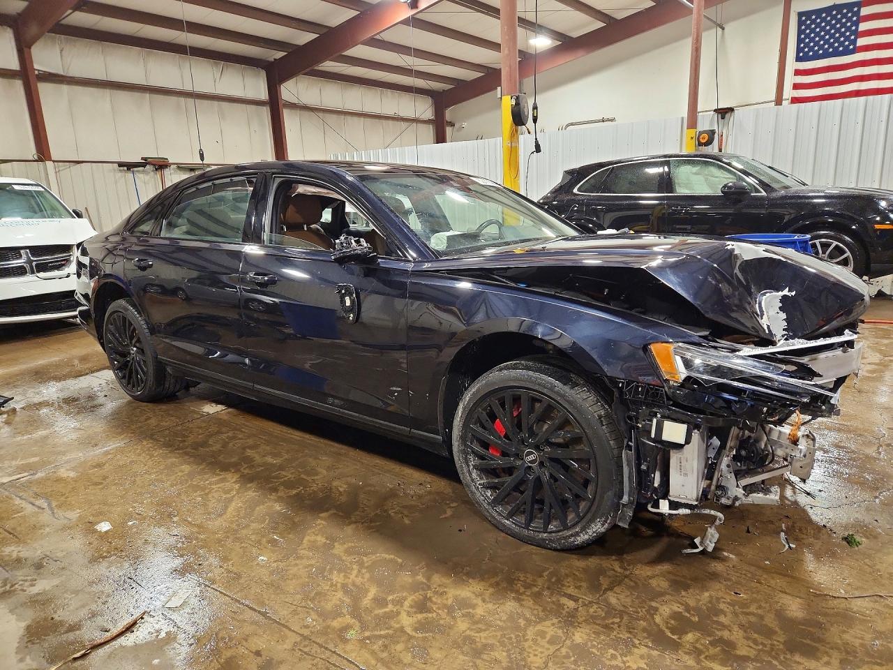 2021 Audi A8 VIN WAU8HAF83MN008405 photo 4
