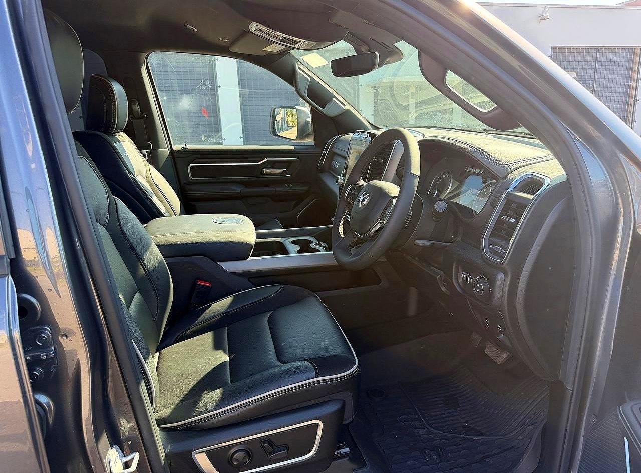 2026 Ram 1500 VIN 1C6SRFJP0TN250043 photo 5