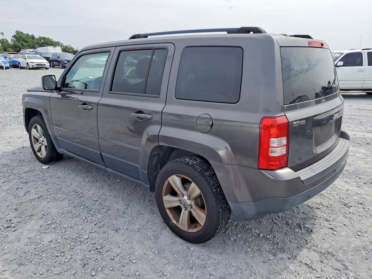 2016 Jeep Patriot VIN 1C4NJPFA9GD640318 photo 2