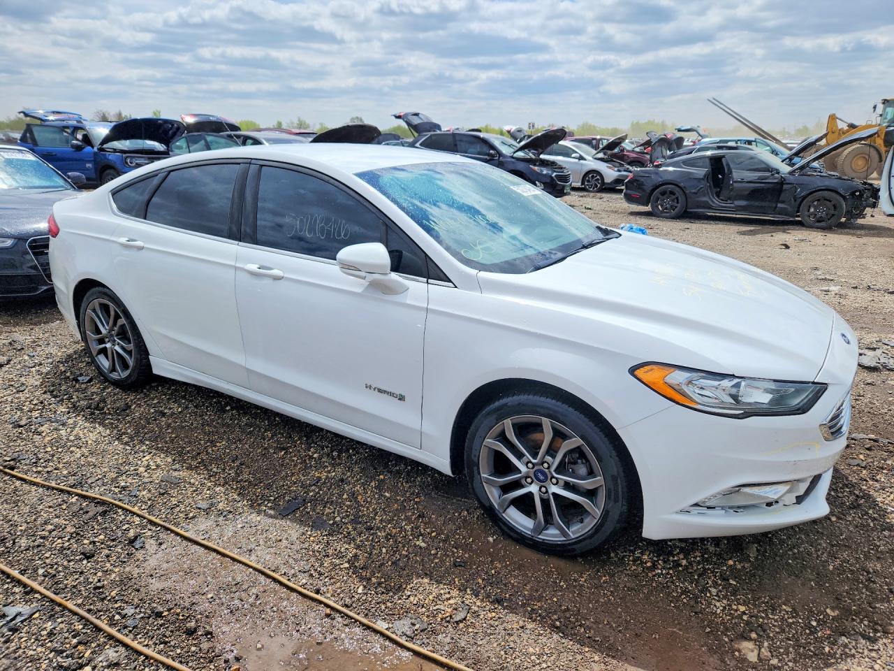 2017 Fusion VIN 3FA6P0LU4HR399842 photo 4