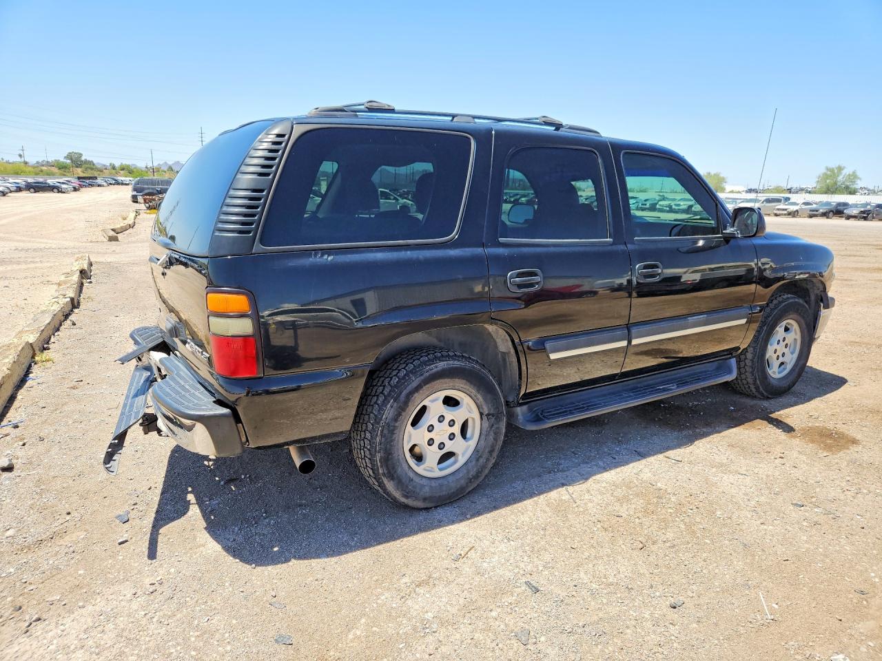 2005 Chevrolet Tahoe VIN 1GNEC13V15R231817 photo 3