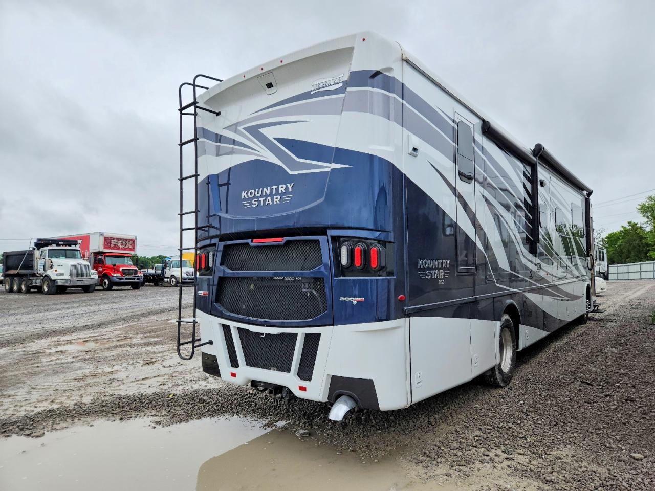 2023 FREIGHTLINER All other VIN 4UZACHFC4PCUJ6570 photo 4