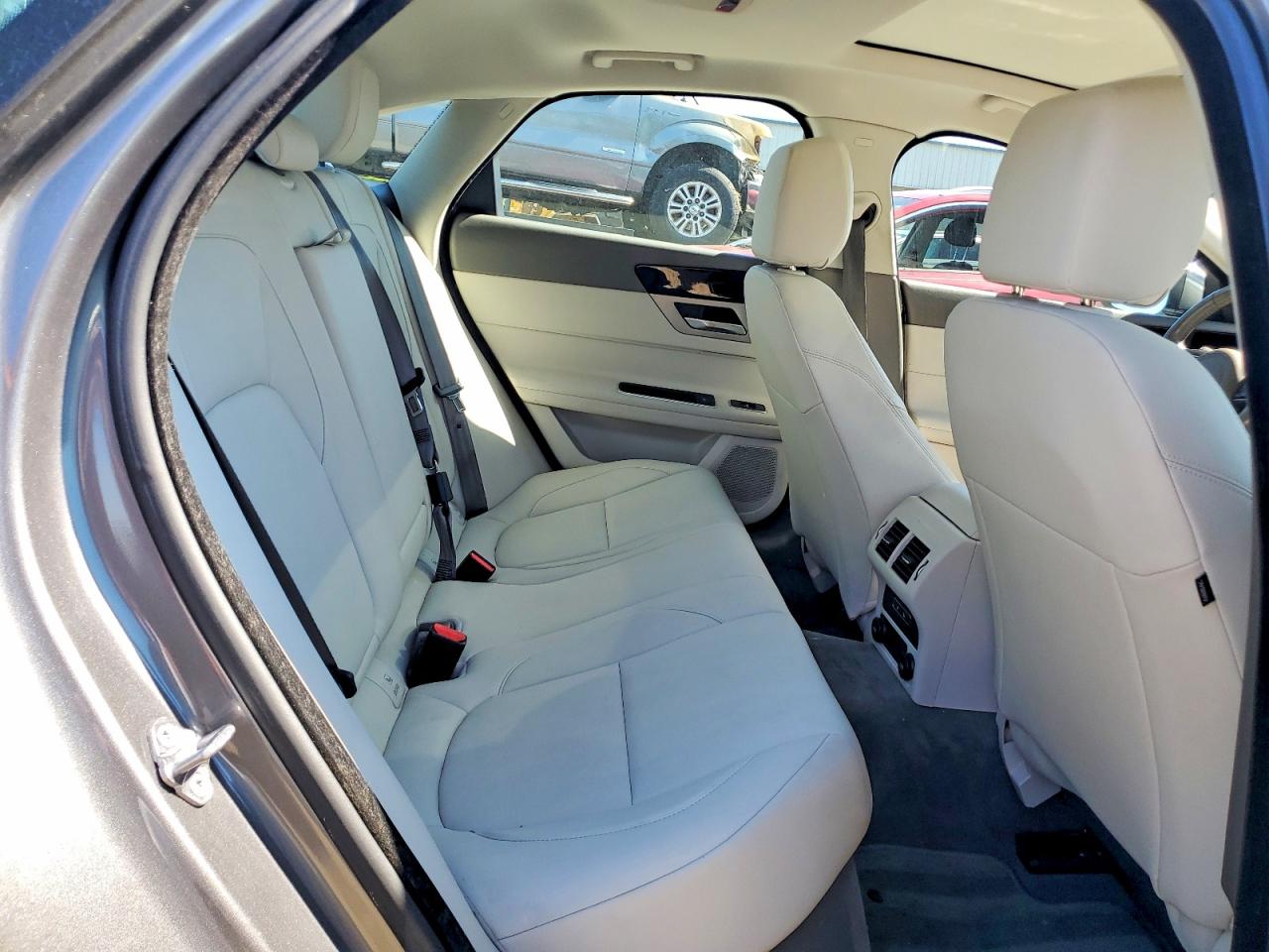 2017 Jaguar Xf VIN SAJBD4BV3HCY29881 photo 10