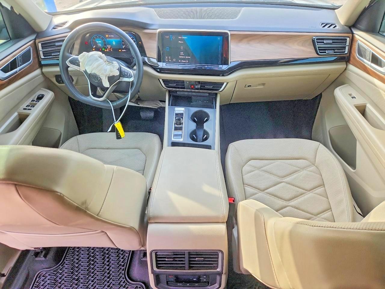 2024 Volkswagen Atlas VIN 1V2DR2CA6RC543368 photo 9