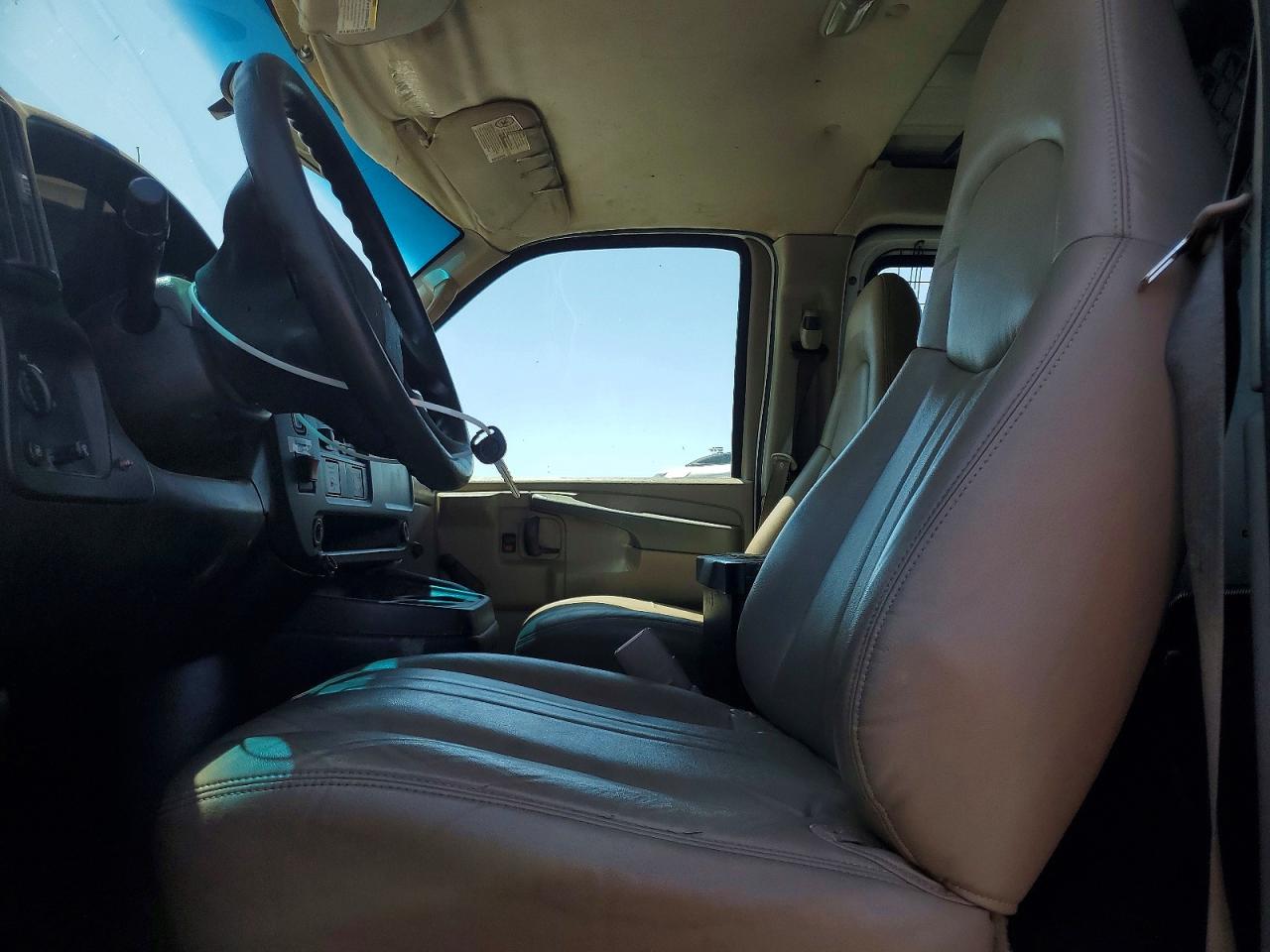 2007 CHEV Express VIN 1GCGG25V271223770 photo 7