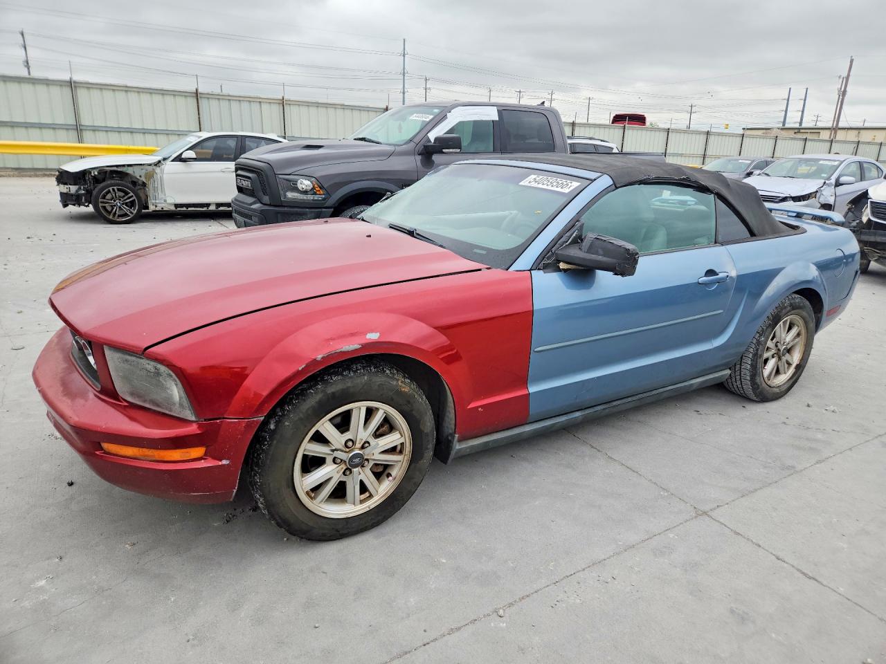 2007 Ford Mustang VIN 1ZVFT84N375273319 photo 1