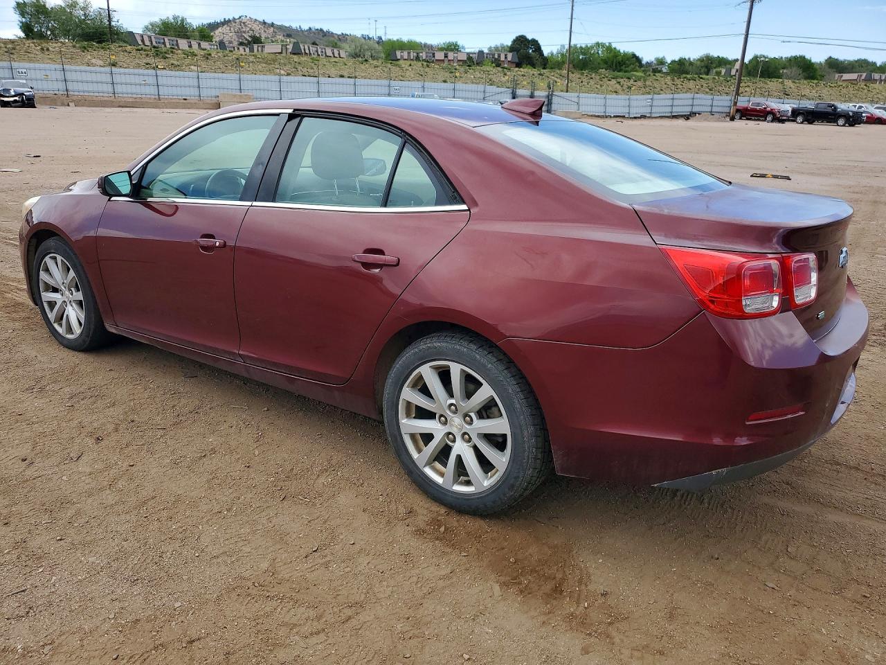 2015 Chevrolet Malibu VIN 1G11D5SL8FF245768 photo 2
