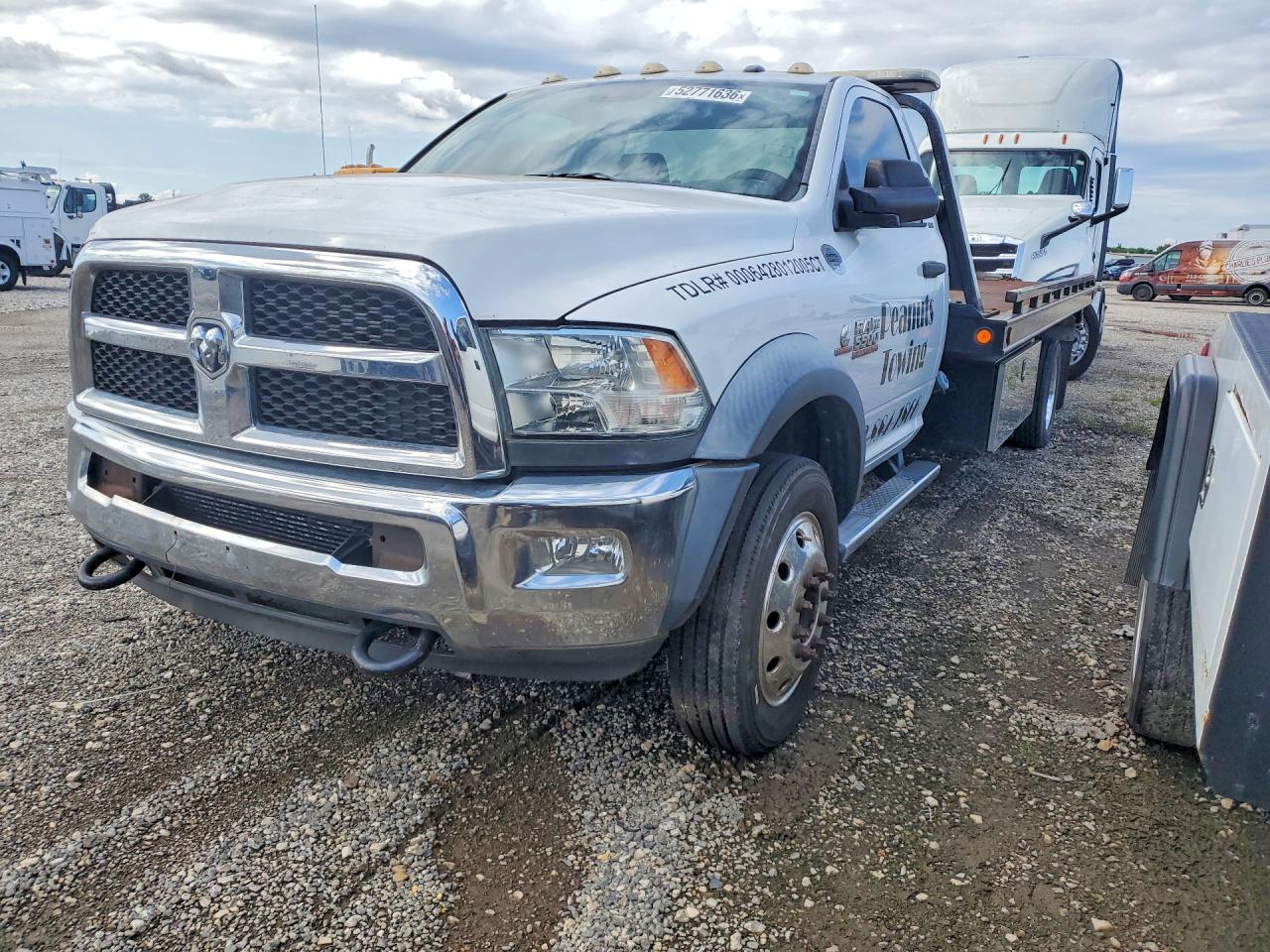 2015 Ram 5500 VIN 3C7WRMDL8FG706622 photo 1