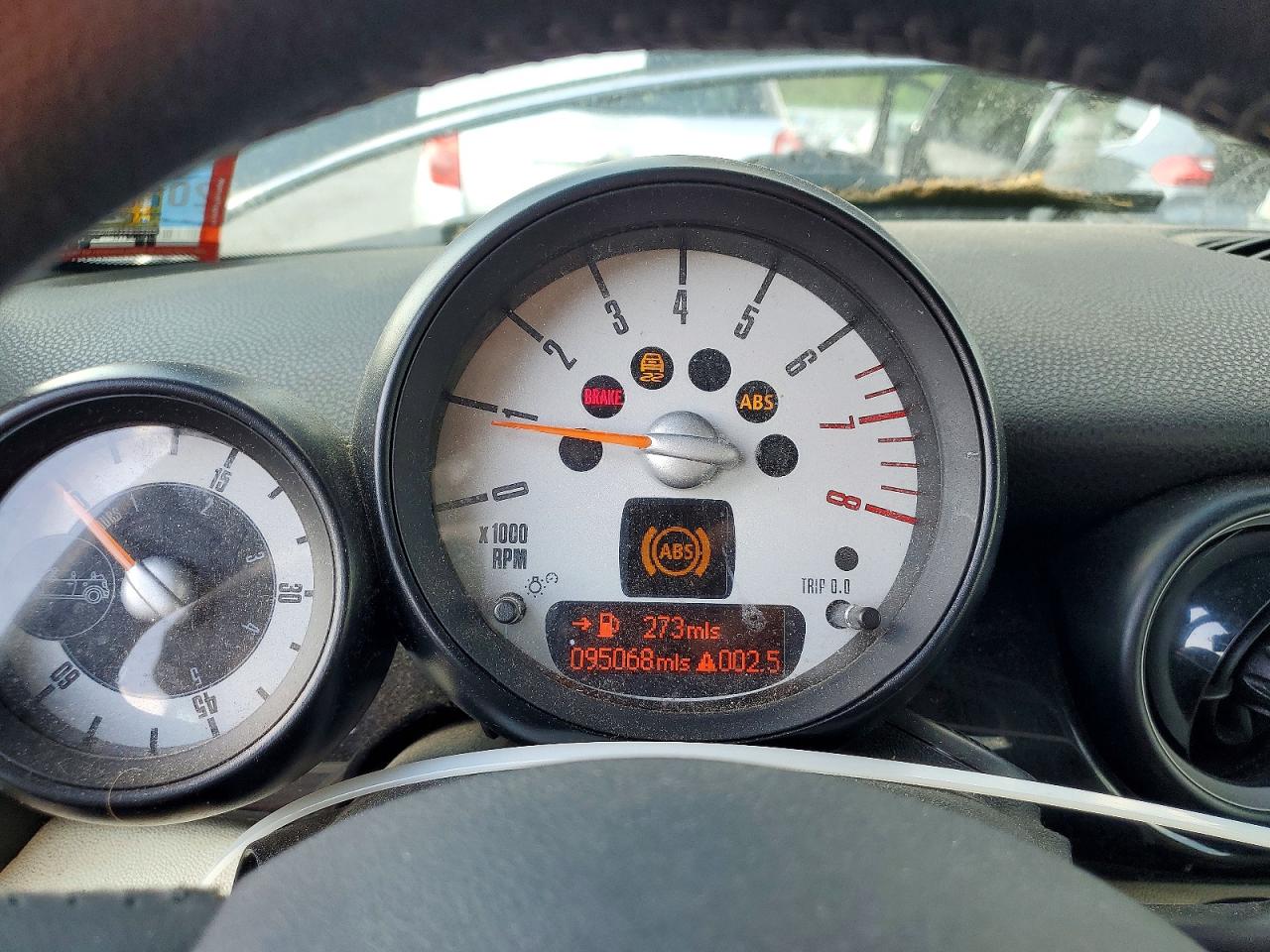 2010 Mini Cooper VIN WMWMR3C51ATZ19101 photo 9