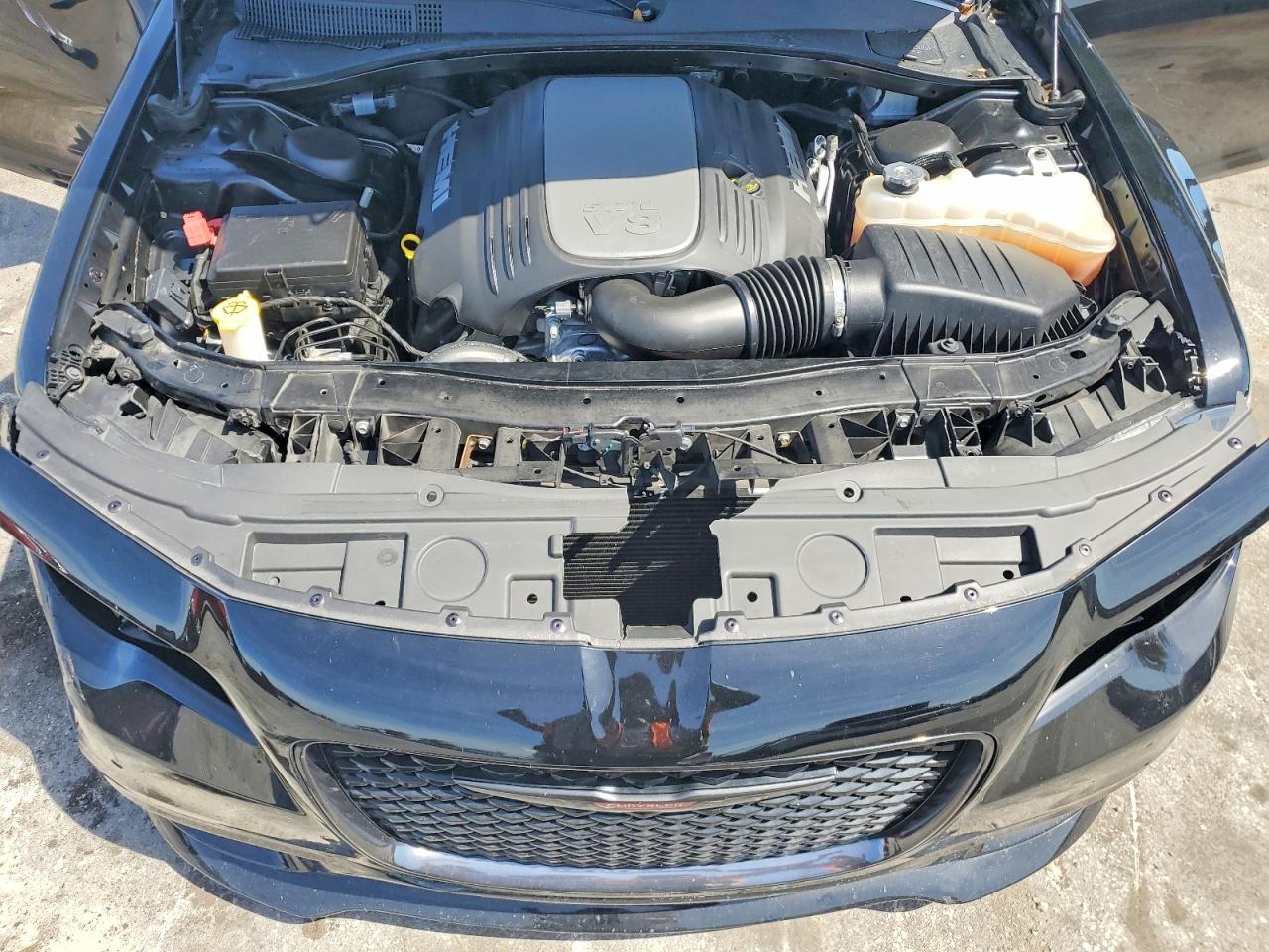 2023 Chrysler 300 VIN 2C3CCABT2PH577477 photo 11