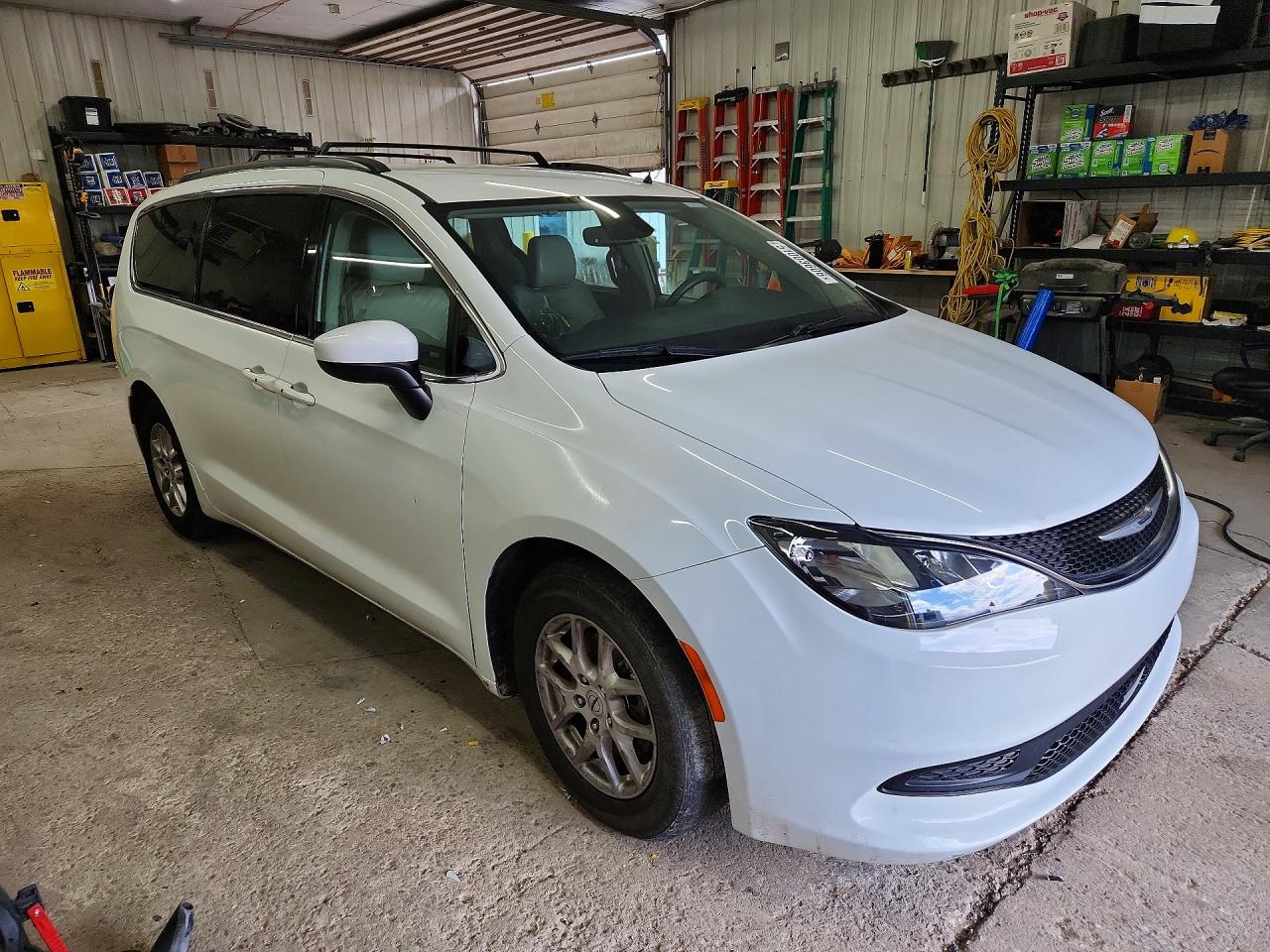 2021 Chrysler Minivan VIN 2C4RC1DG2MR541476 photo 4