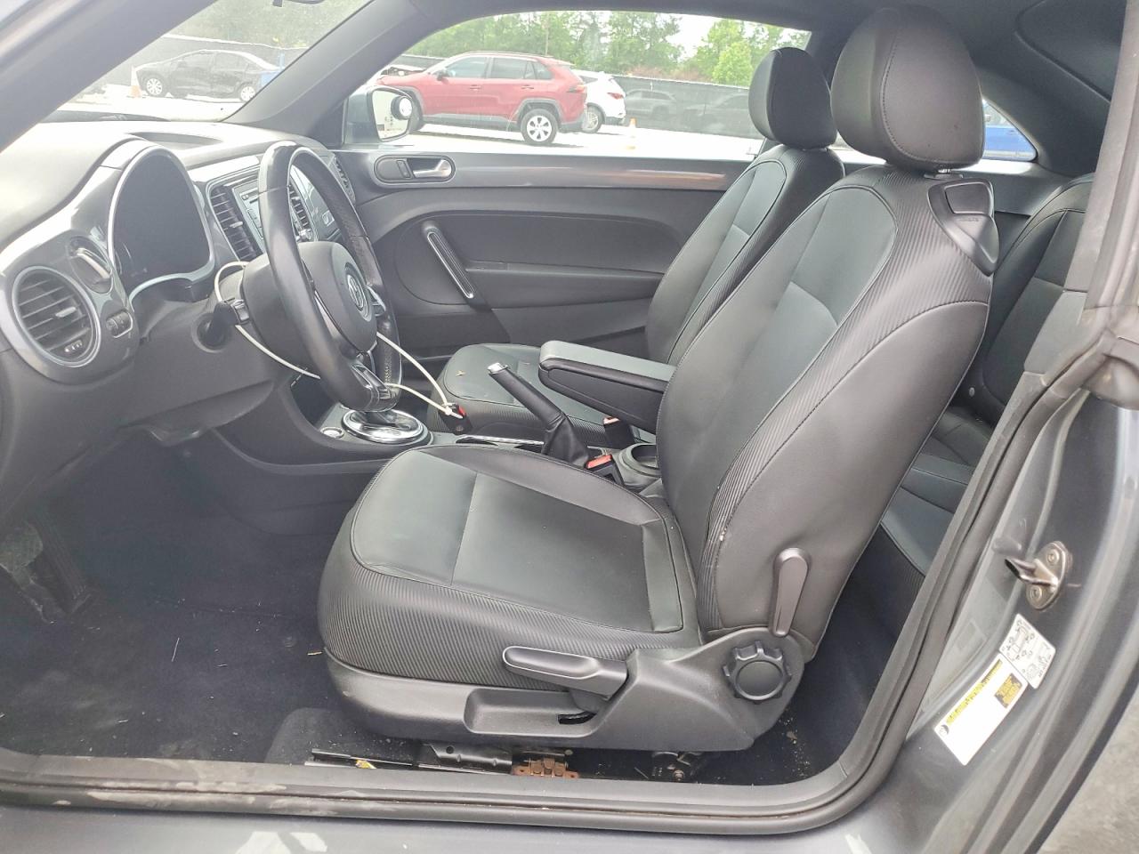 2013 Volkswagen Beetle VIN 3VWJP7ATXDM663271 photo 6