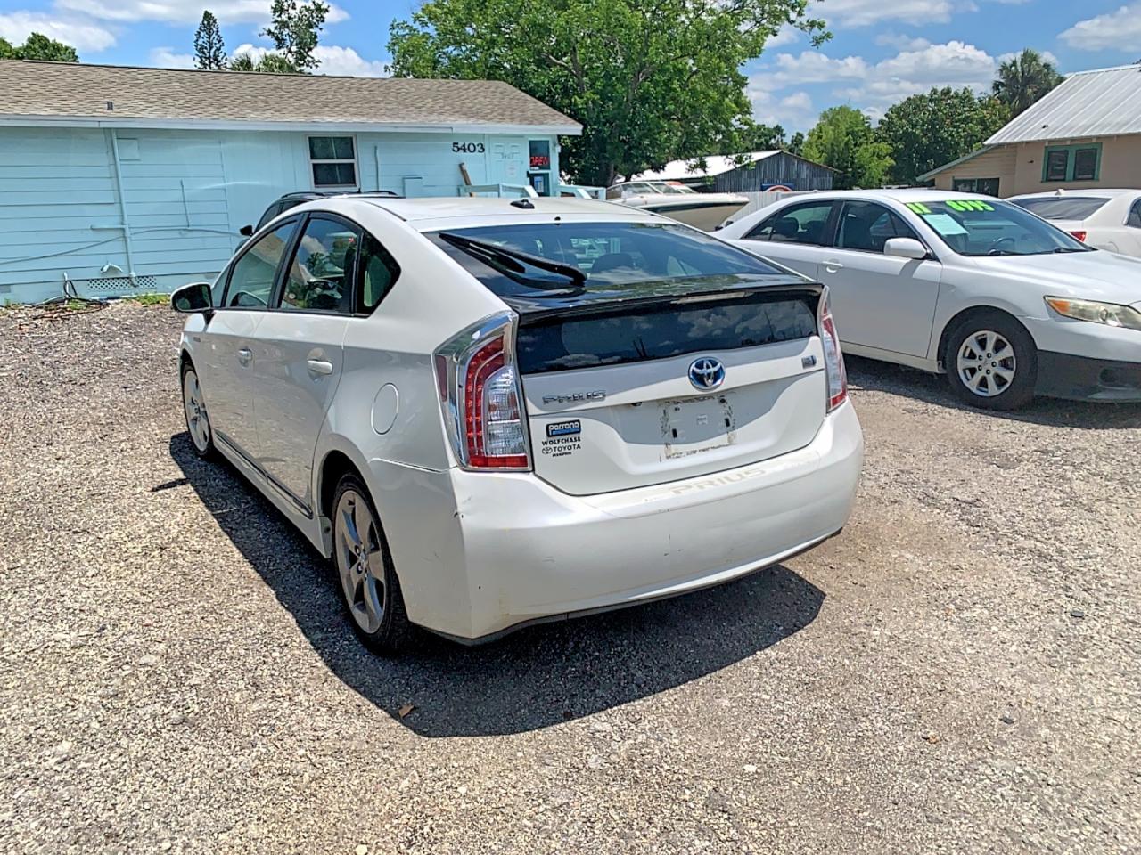 2015 Toyota Prius VIN JTDKN3DU6F0426941 photo 3