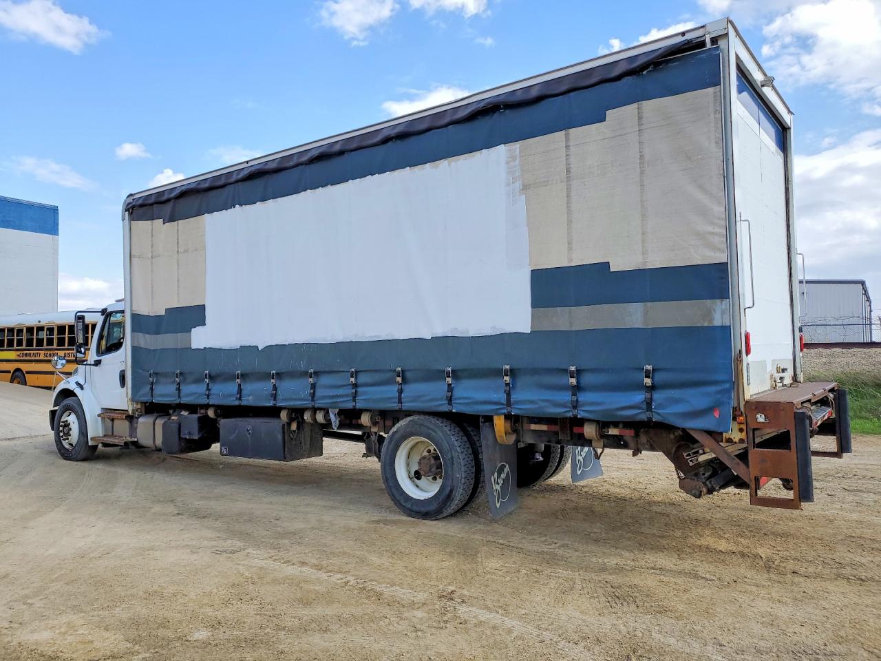 2017 FREIGHTLINER All other VIN 1FVACWDU8HHJD8619 photo 2