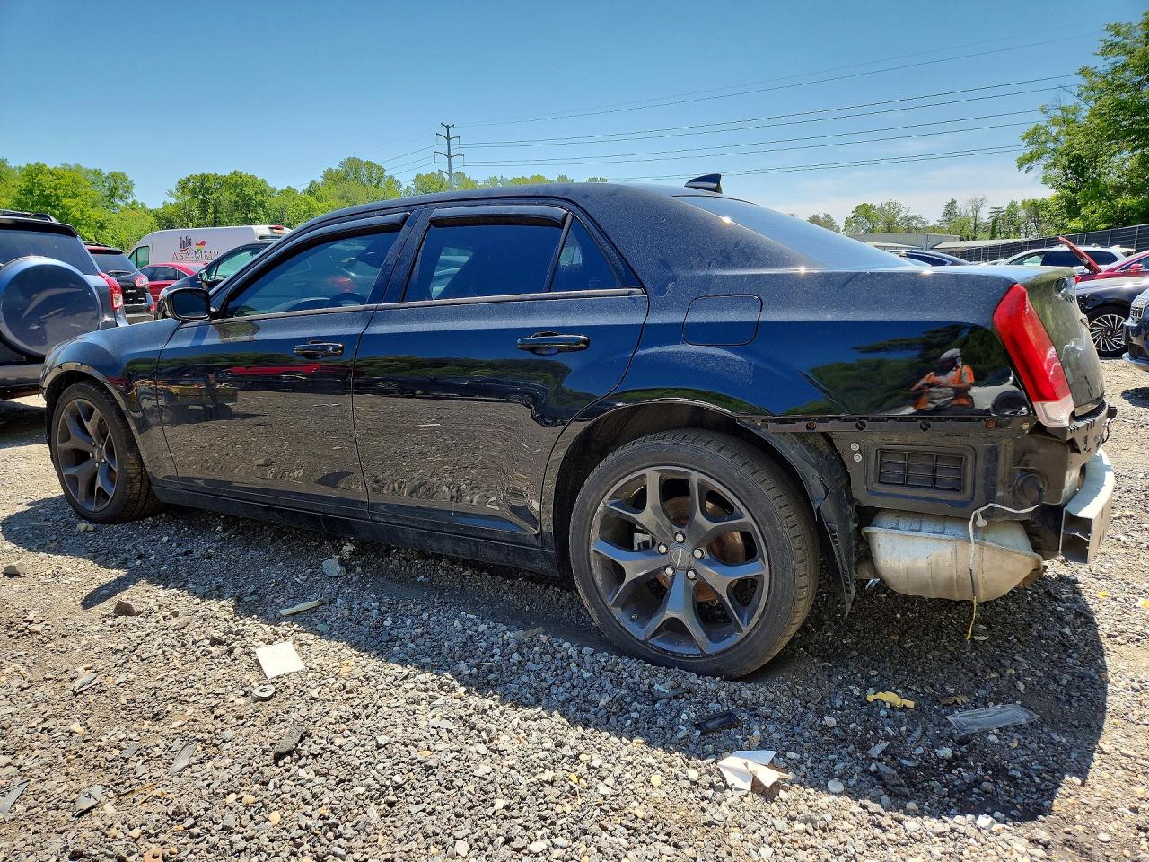 2023 Chrysler 300 VIN 2C3CCABGXPH613810 photo 2