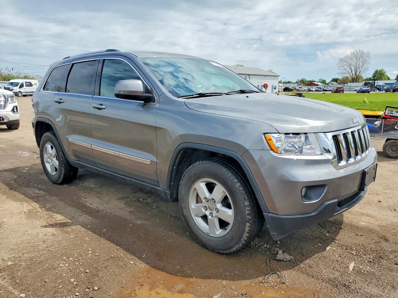 2013 Jeep Cherokee VIN 1C4RJFAGXDC560731 photo 4