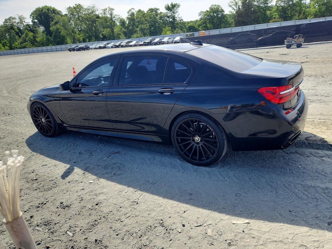 2017 BMW 7 series VIN WBA7E2C33HG741003 photo 2