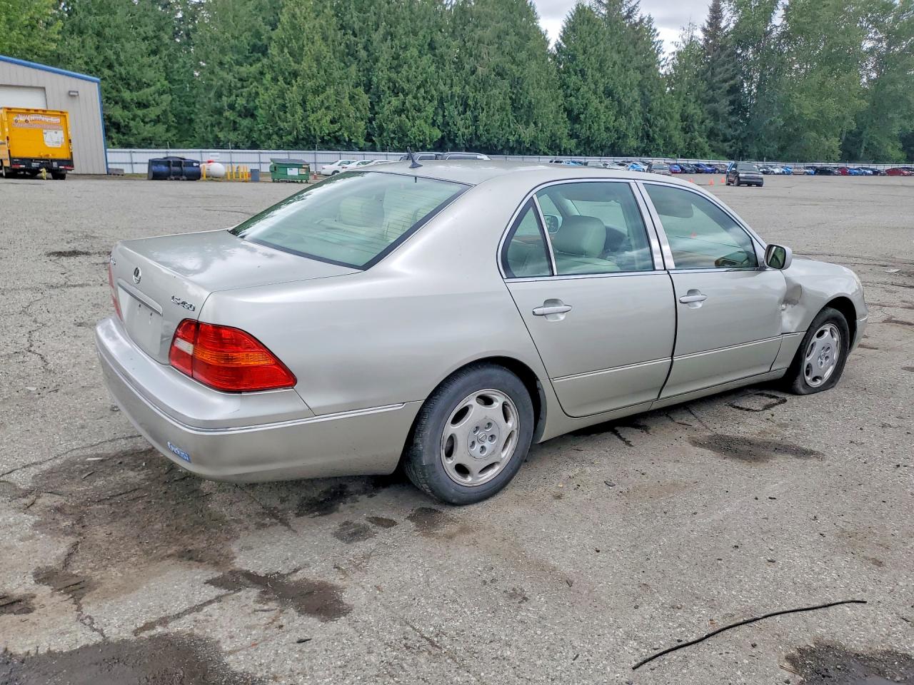 2001 Lexus Ls430 VIN JTHBN30F110013811 photo 3