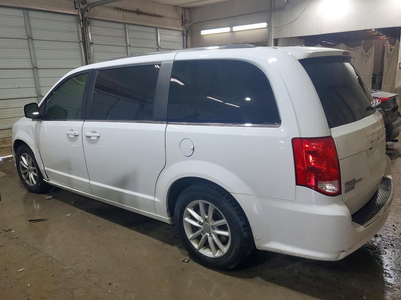 2020 Dodge Caravan VIN 2C4RDGCG5LR173732 photo 2