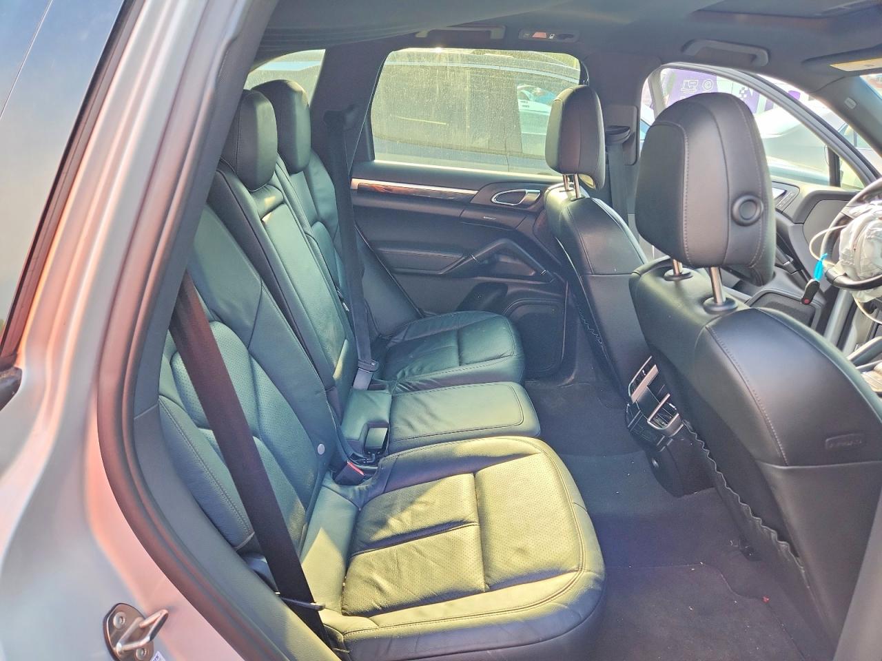2011 Porsche Cayenne VIN WP1AB2A25BLA45834 photo 11