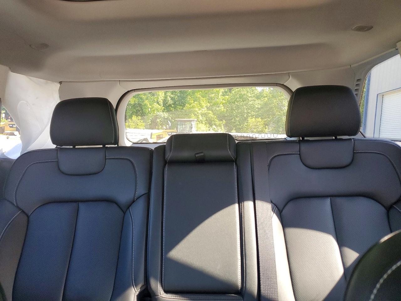 2023 Jeep Cherokee VIN 1C4RJGBG5PC651544 photo 10
