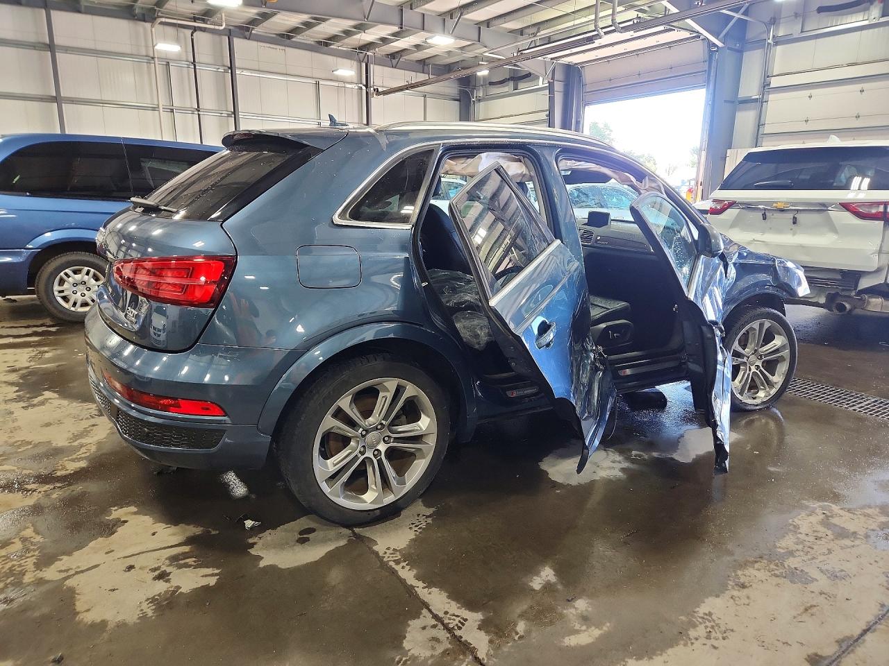 2016 Audi Q3 VIN WA1GFCFS8GR007236 photo 3