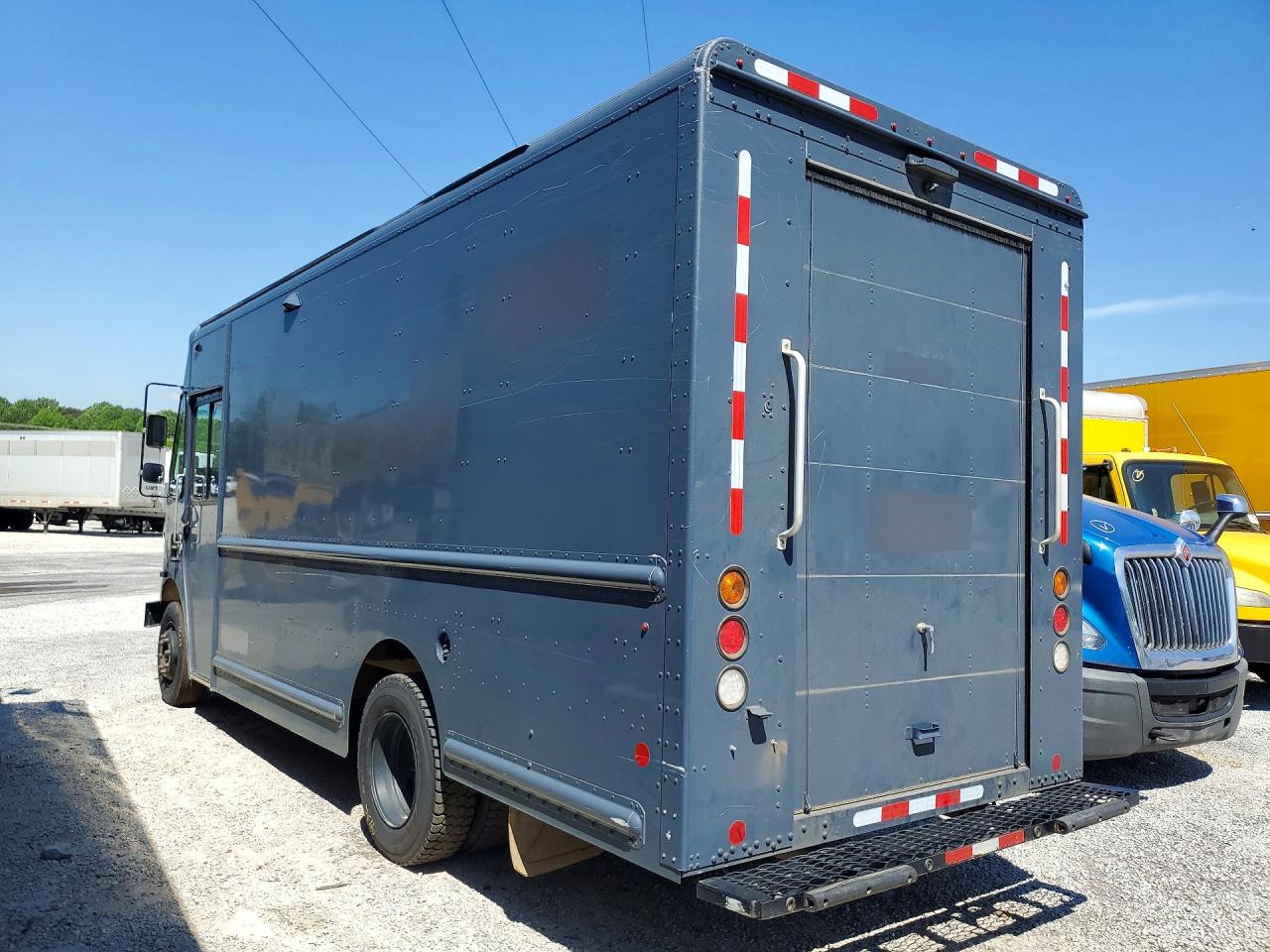 2020 FREIGHTLINER All other VIN 4UZAC2EA3LCMH6049 photo 2