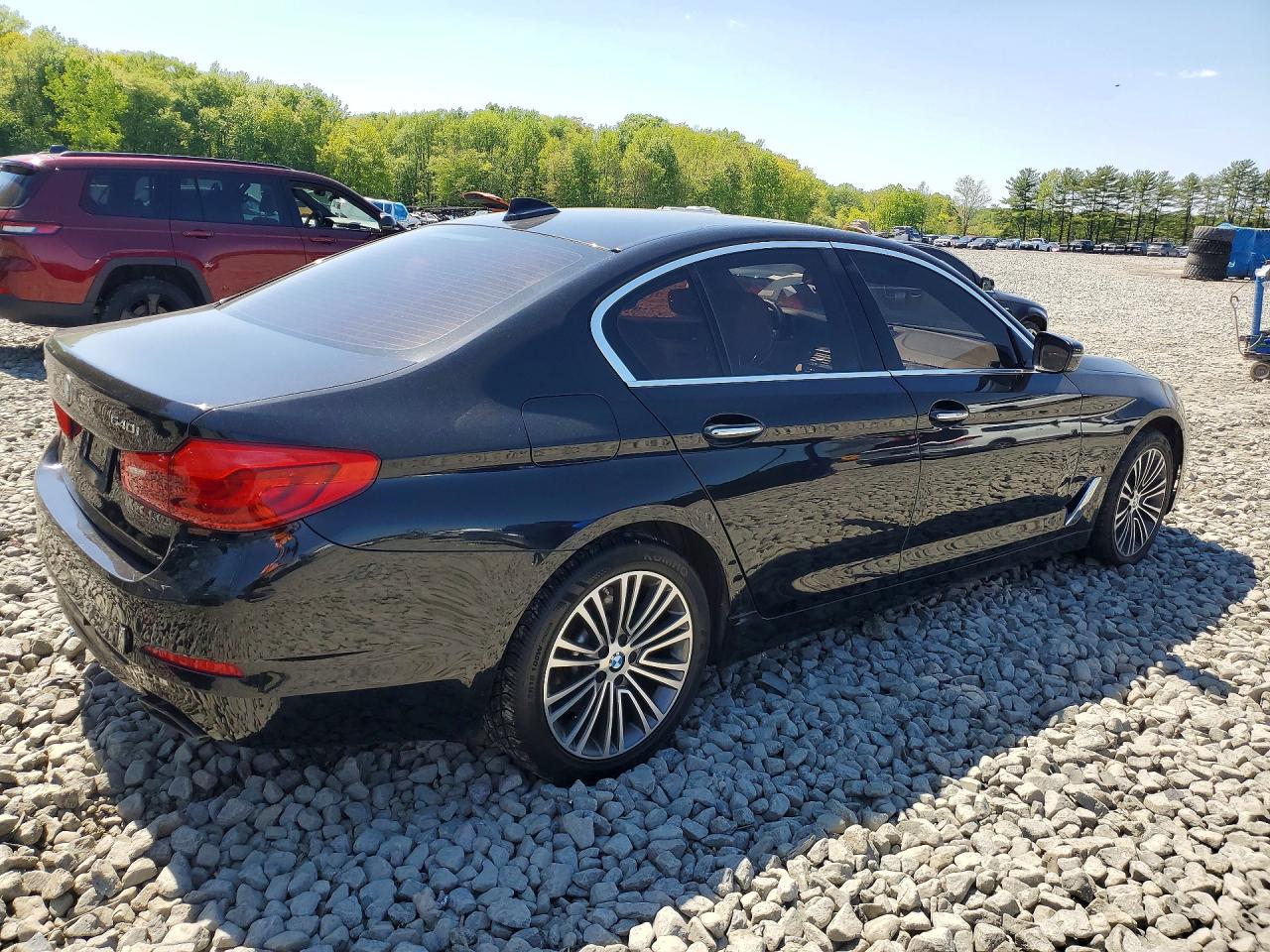 2018 BMW 5 series VIN WBAJE7C5XJWC55453 photo 3