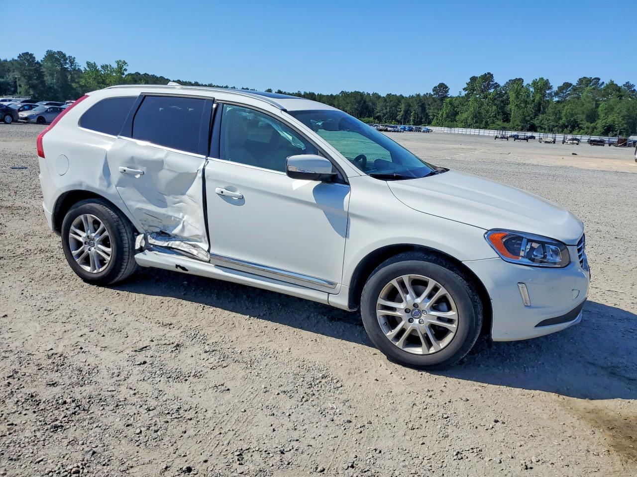 2016 Volvo Xc60 VIN YV440MDK8G2844187 photo 4