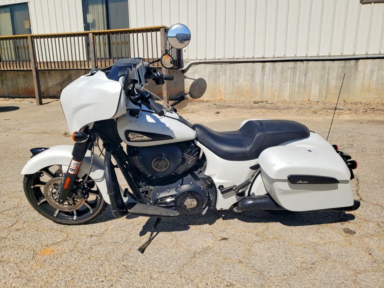 2019 INDIAN Motorcycle VIN 56KTCDAA7K3371655 photo 3