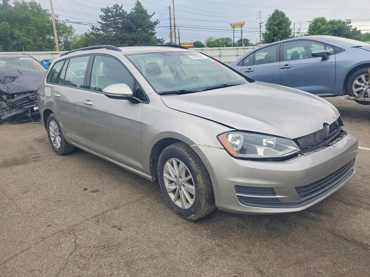 2016 VOLKSWAGEN Golf VIN 3VWC17AU9GM513921 photo 4