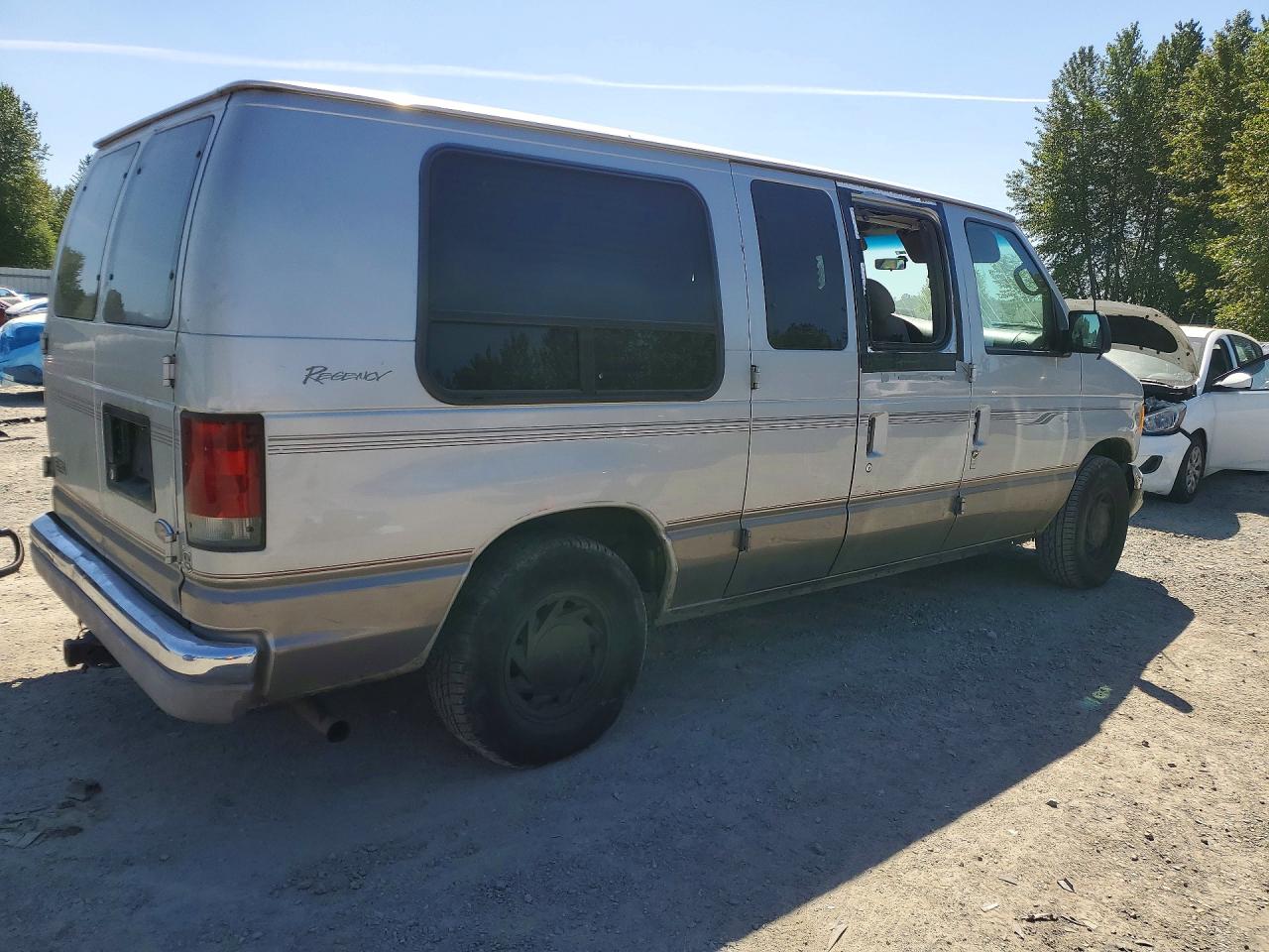 2002 Ford Econoline VIN 1FDRE14W22HB71085 photo 3