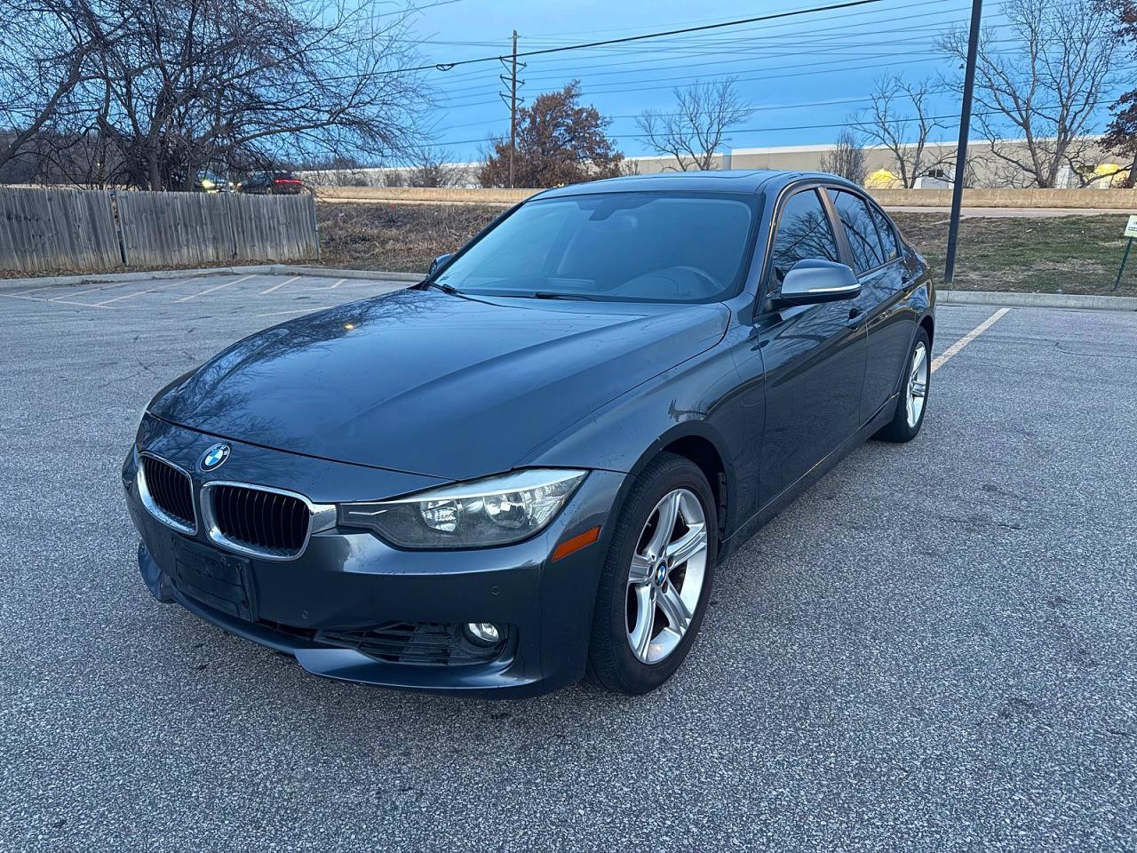 2012 BMW 3 series VIN WBA3C1C54CF430078 photo 2
