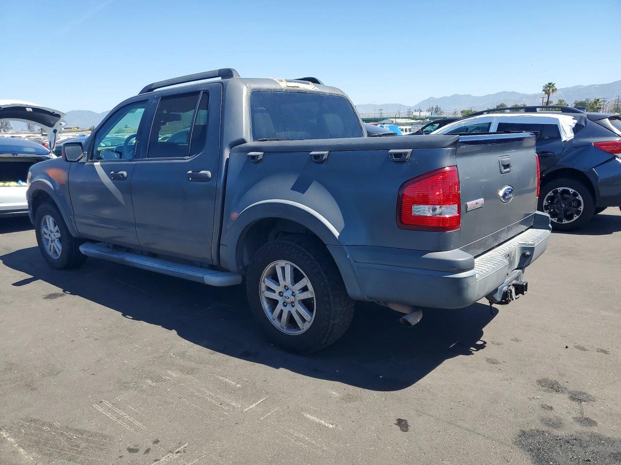 2007 Ford Explorer VIN 1FMEU51K97UA50949 photo 2