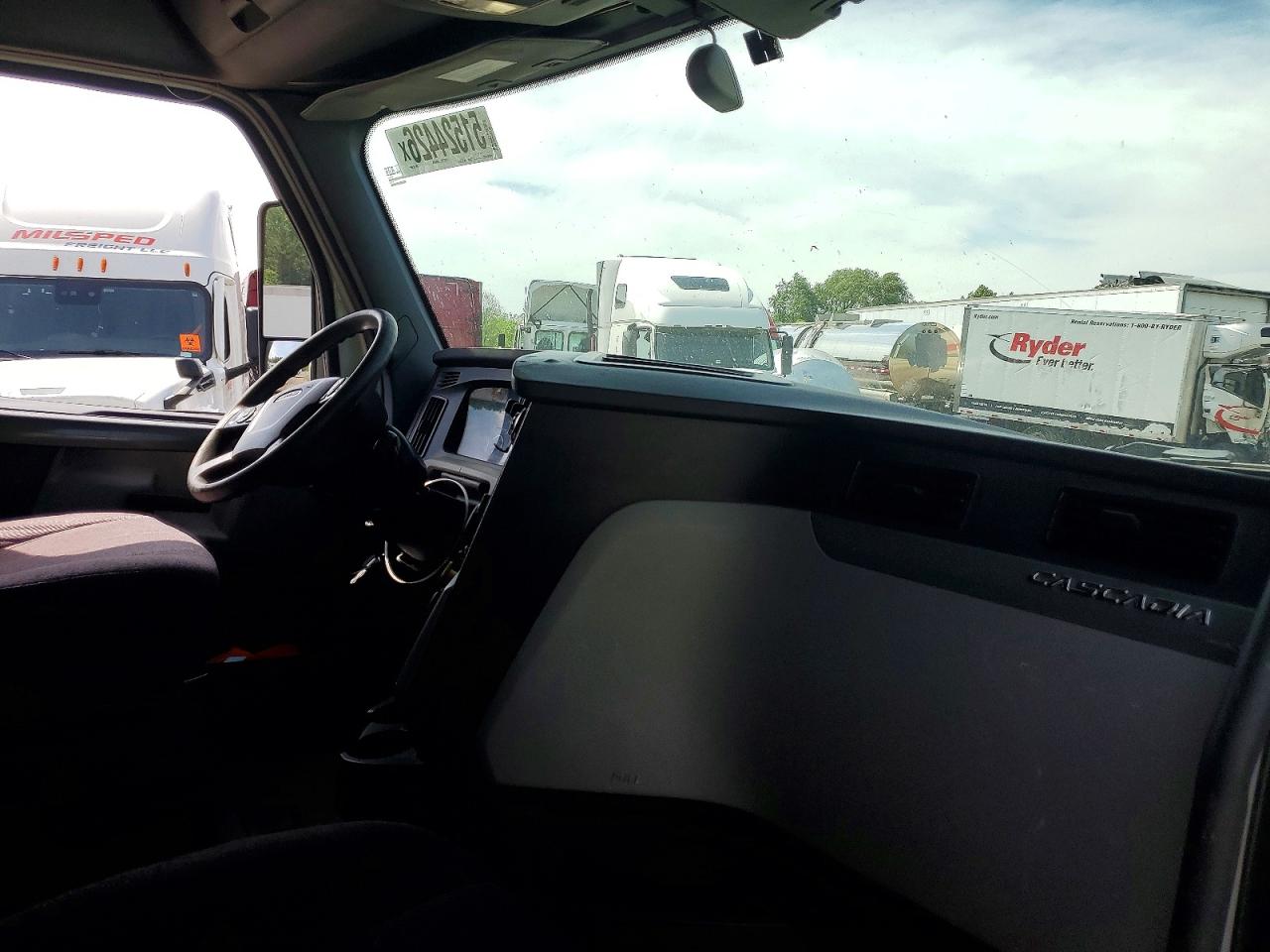 2019 FREIGHTLINER All other VIN 3AKJHHDR0KSKL3041 photo 5