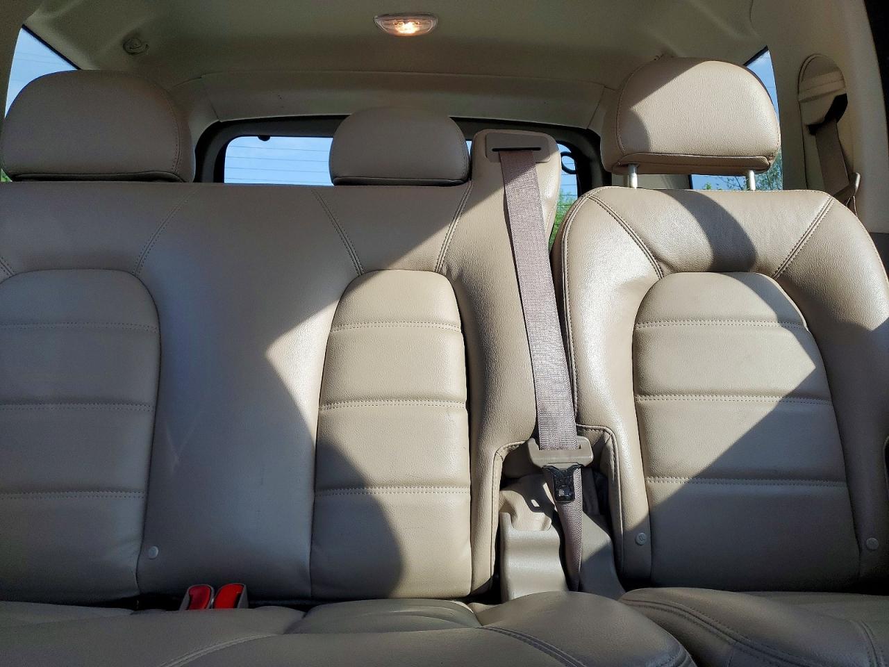 2004 Ford Explorer VIN 1FMZU73K24UB14285 photo 10