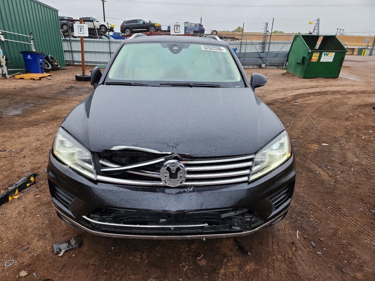 2017 Volkswagen Touareg VIN WVGGF7BP5HD004982 photo 5