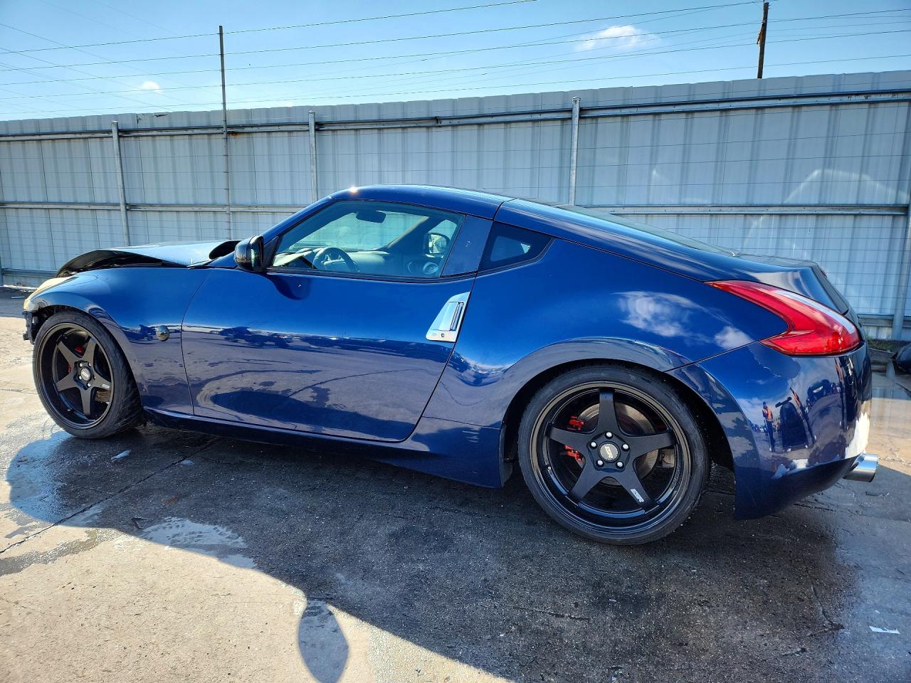 2015 Nissan 370z VIN JN1AZ4EH8FM442867 photo 2