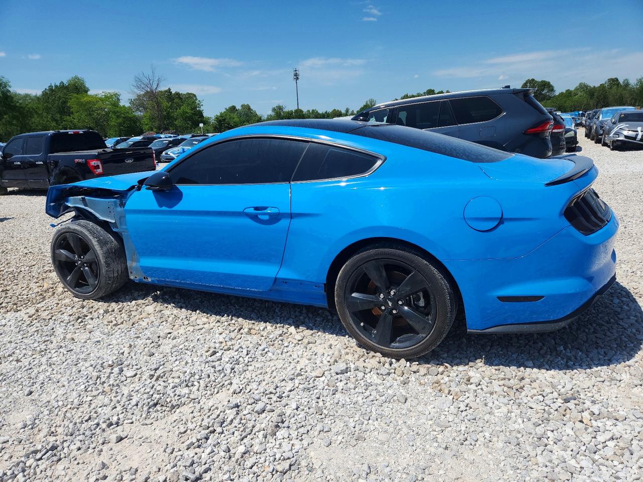 2022 Ford Mustang VIN 1FA6P8CFXN5133949 photo 2
