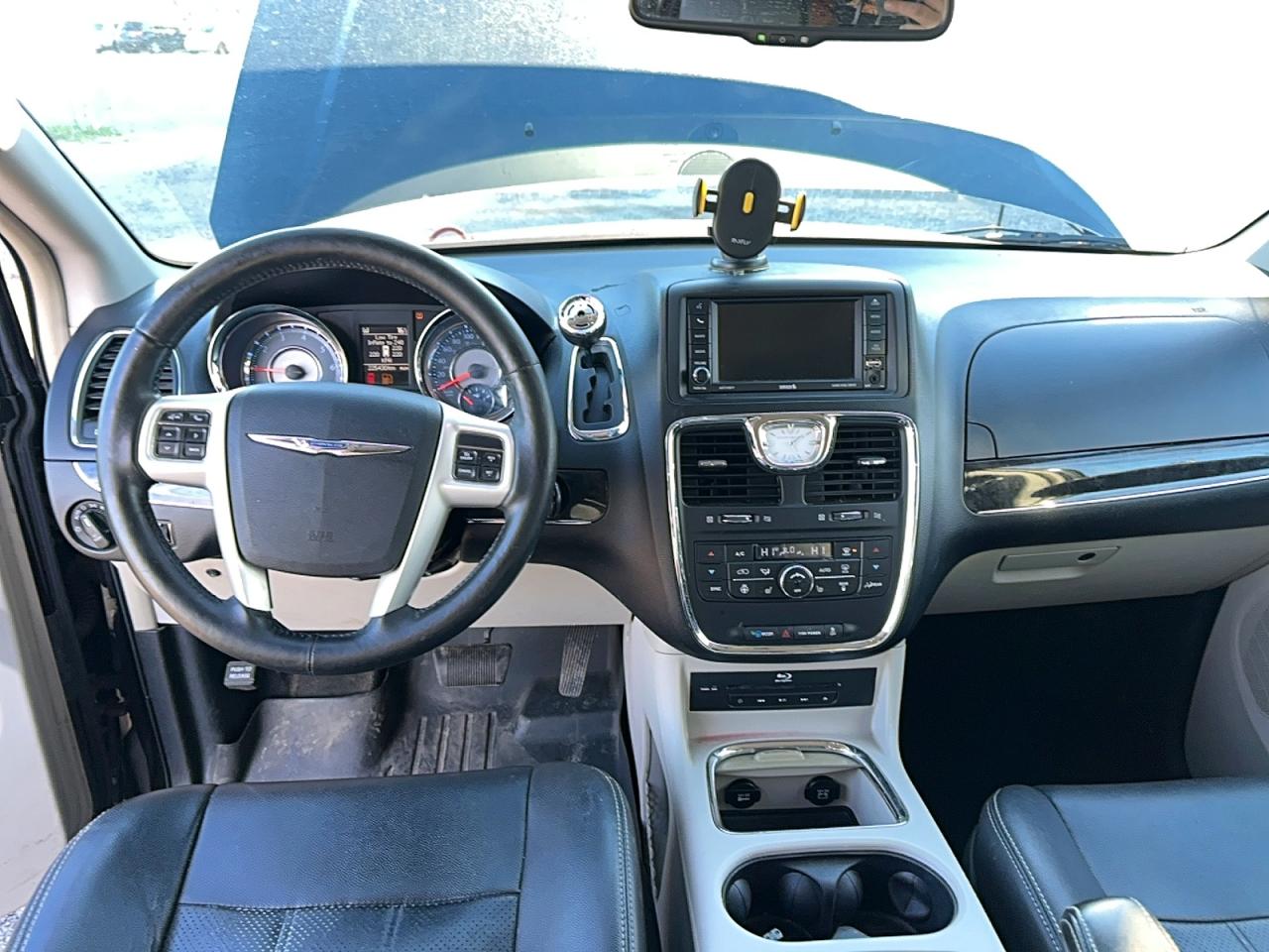 2014 Chrysler Minivan VIN 2C4RC1CG6ER205154 photo 9