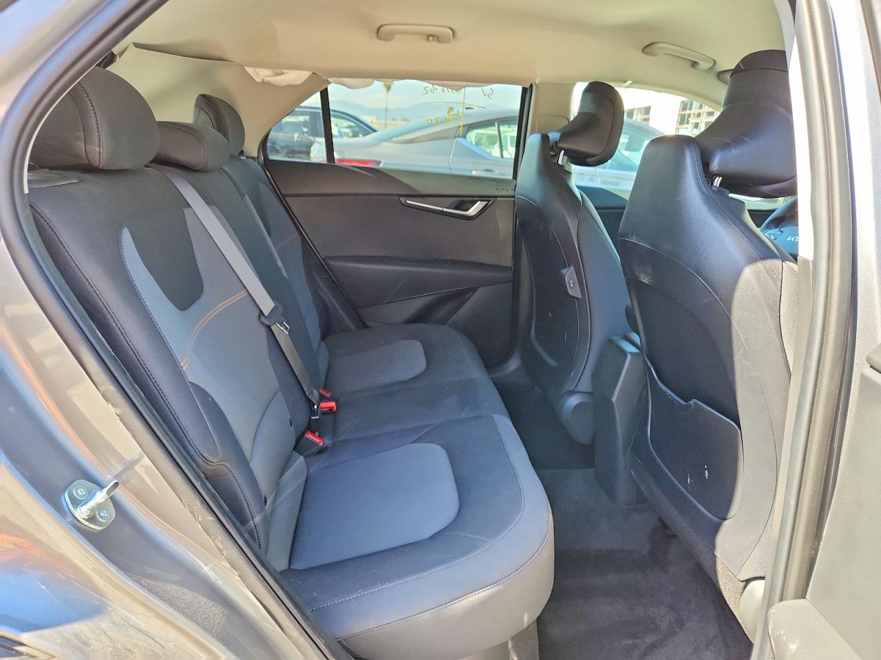 2026 Kia Niro VIN KNDCP3LE5T5333187 photo 10