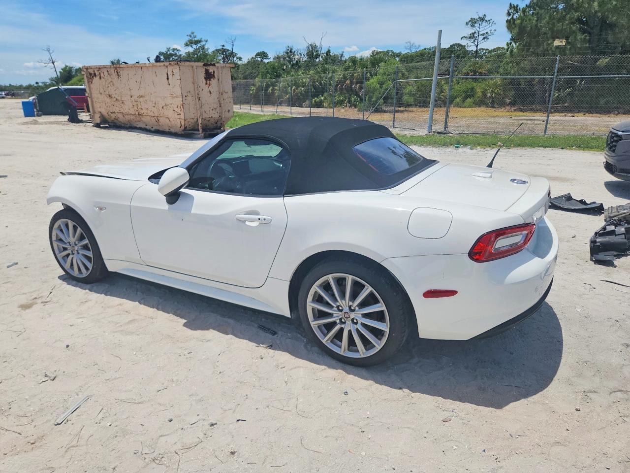 2017 Fiat All other VIN JC1NFAEK5H0127727 photo 2