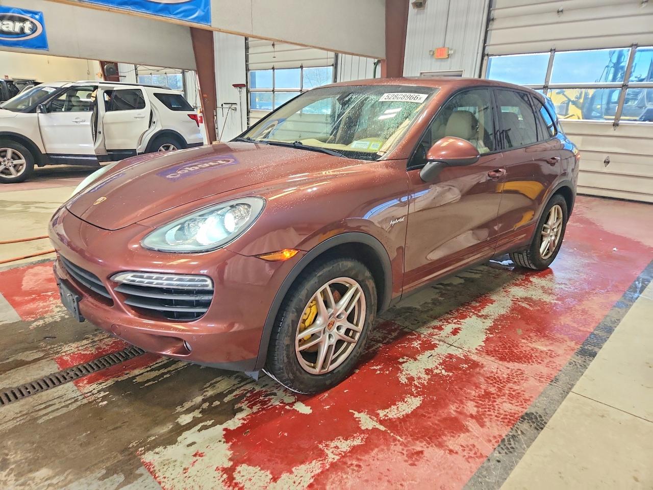 2012 Porsche Cayenne VIN WP1AE2A26CLA92265 photo 1
