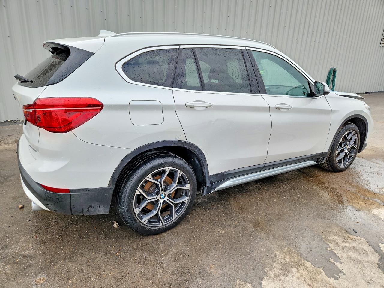 2020 BMW X1 VIN WBXJG7C01L5R93829 photo 3