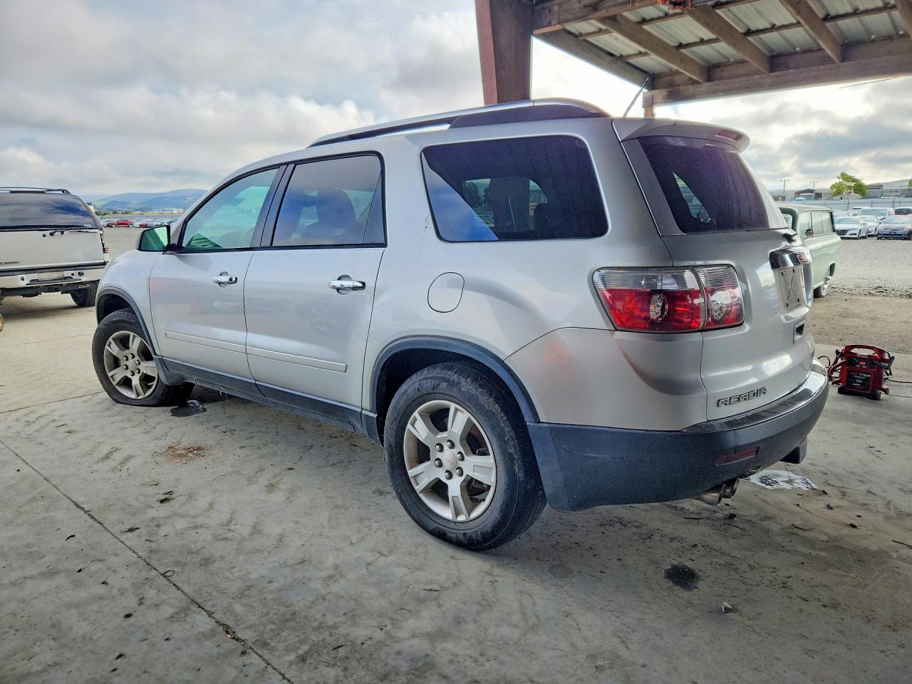 2009 GMC Acadia VIN 1GKEV13D89J140059 photo 2