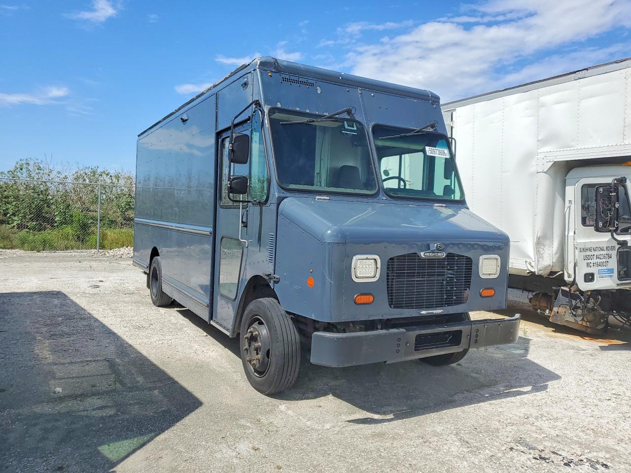 2020 FREIGHTLINER All other VIN 4UZAC2EA4LCMK0223 photo 4