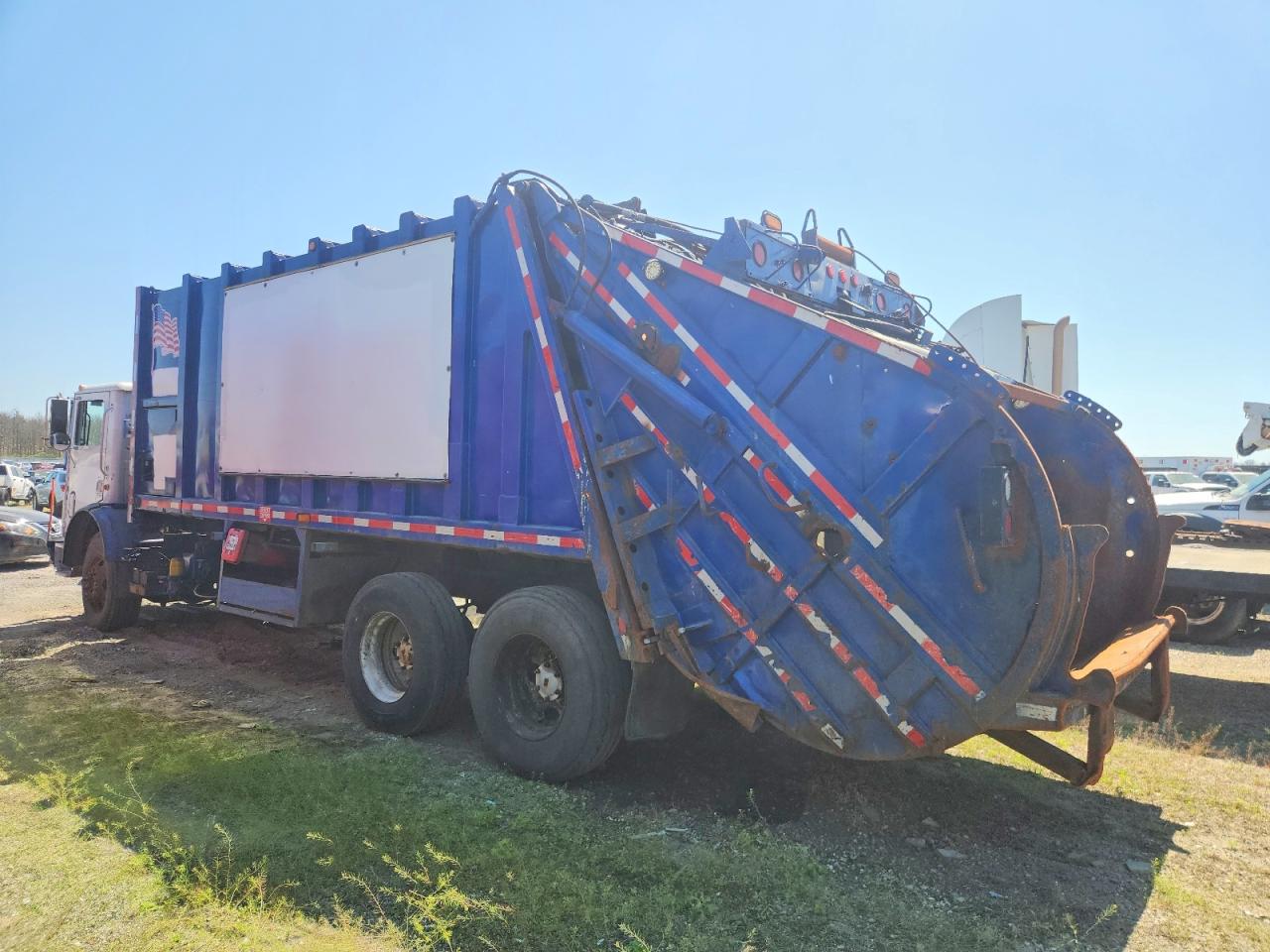 2011 MACK All other VIN 1M2AV02C8BM008450 photo 3