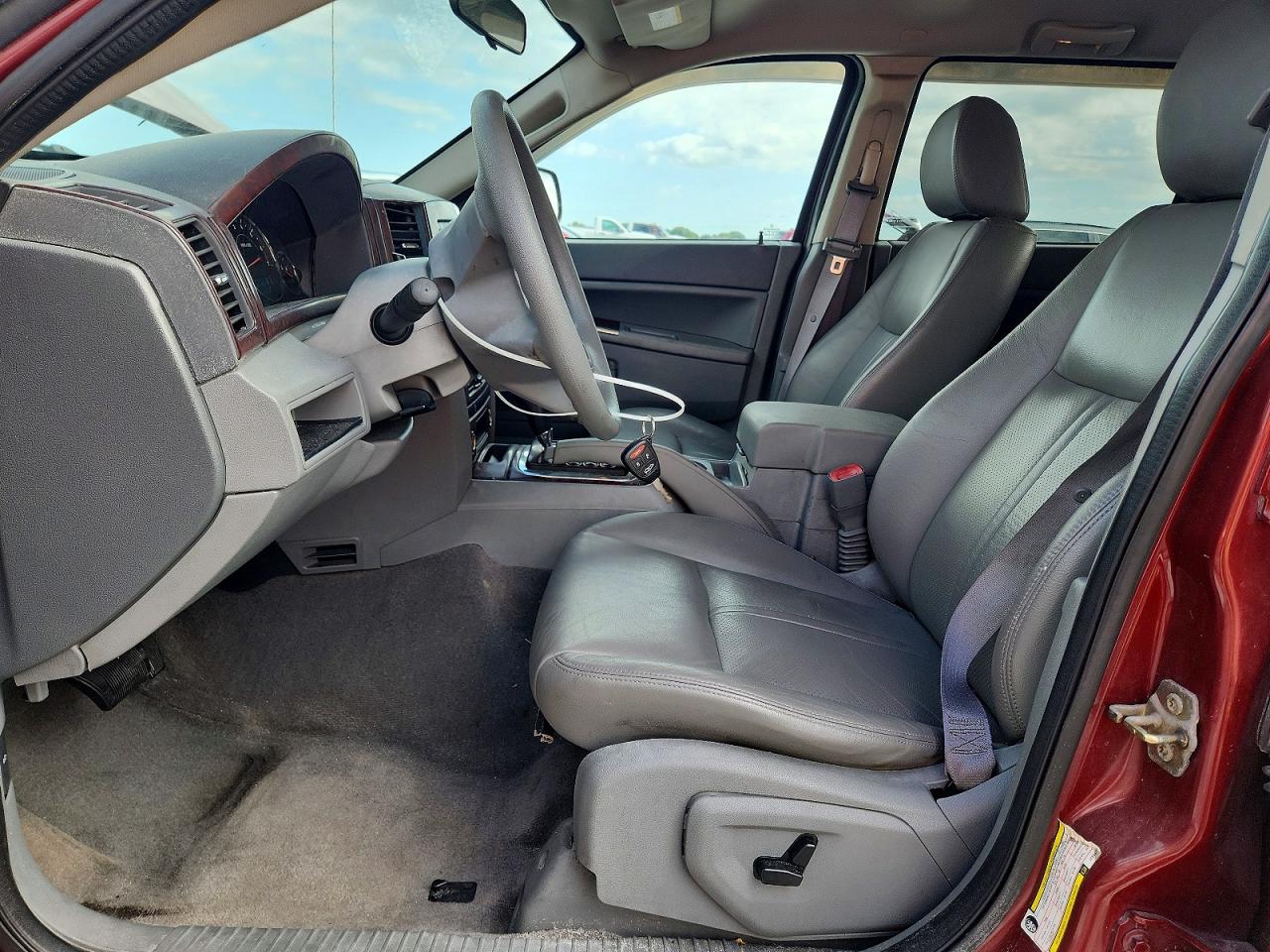 2007 Jeep Cherokee VIN 1J8GS48K37C504758 photo 7
