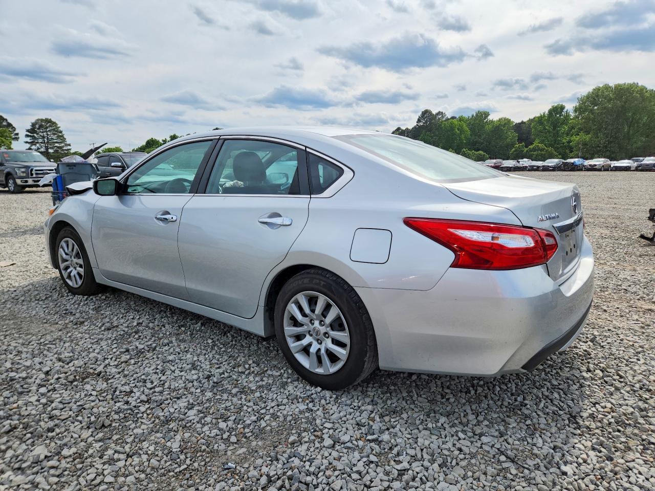 2017 Nissan Altima VIN 1N4AL3AP2HC191879 photo 2