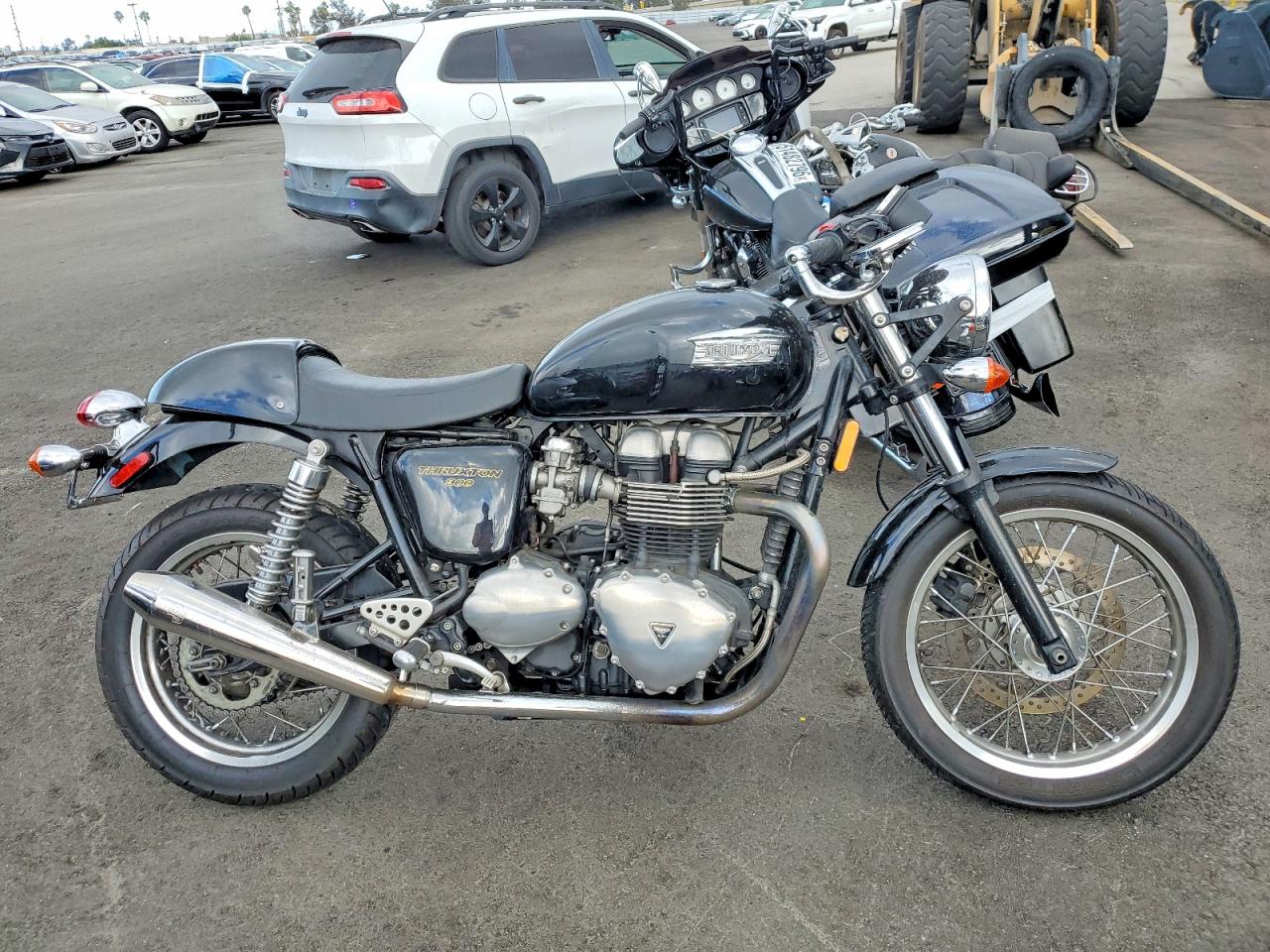 2011 TRIUMPH Thruxton VIN SMT920K14BT481557 photo 1